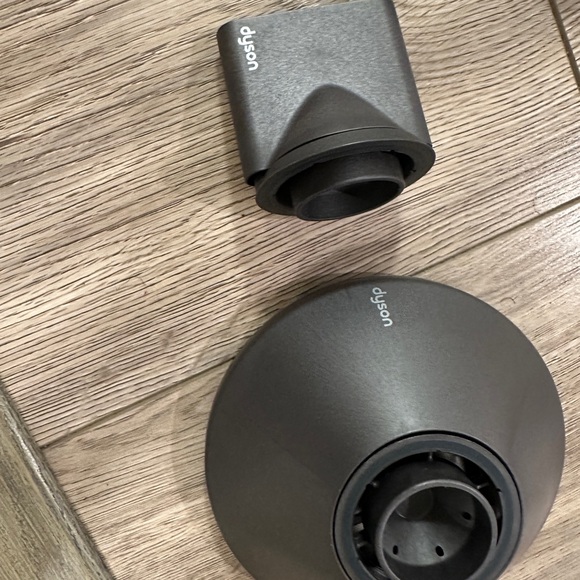 ❤️ Dyson supersonic hair dryer **NOT WORKING** attachments and case included - Picture 5 of 14